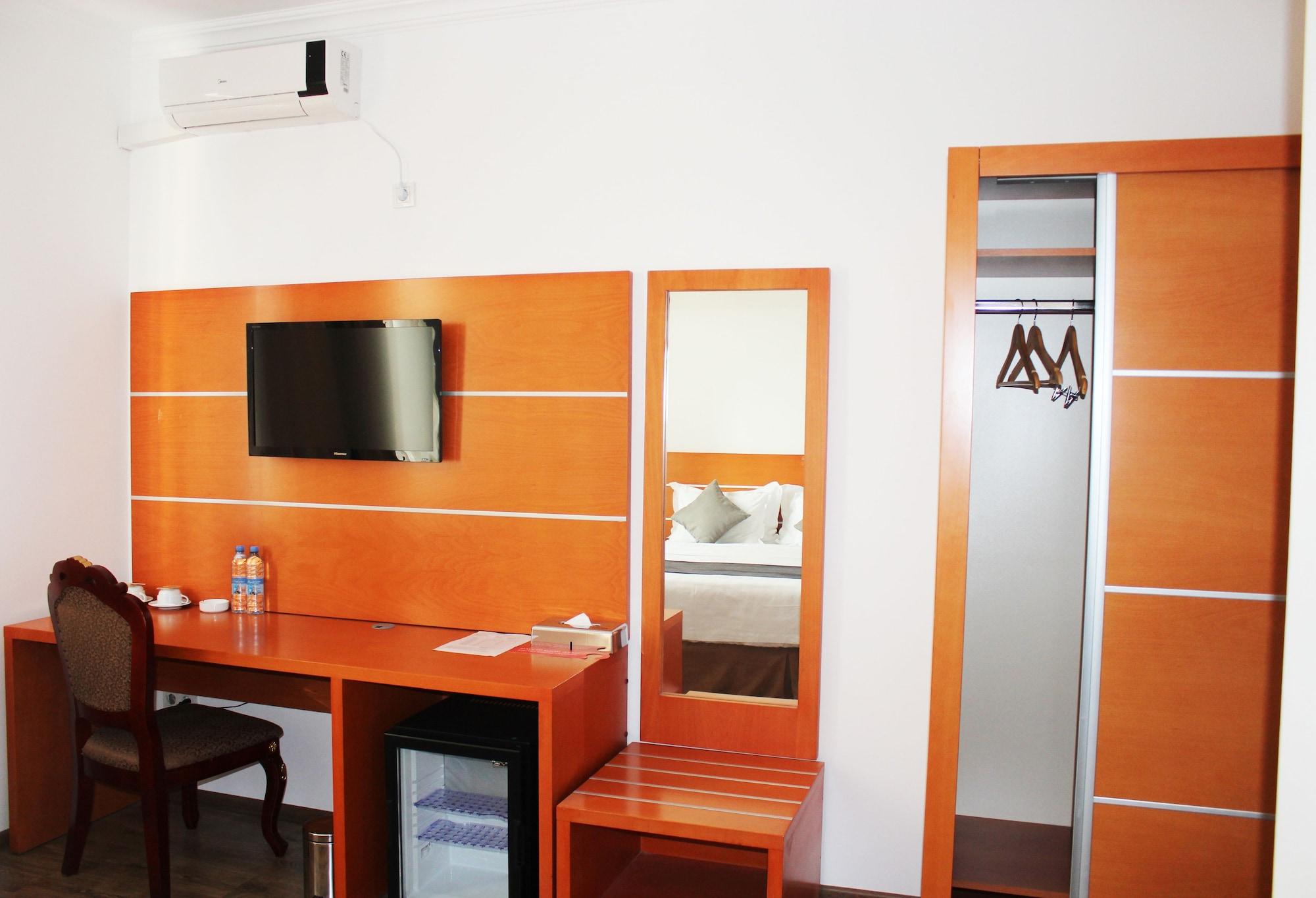 Dormitory Hualing Tbilisi Exterior photo