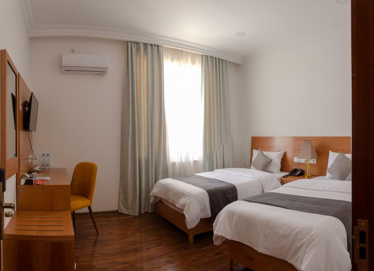 Dormitory Hualing Tbilisi Exterior photo